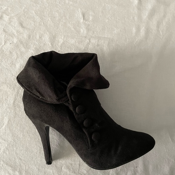 Black size 8.5 Paprika brand 4” heel boots - Picture 15 of 15